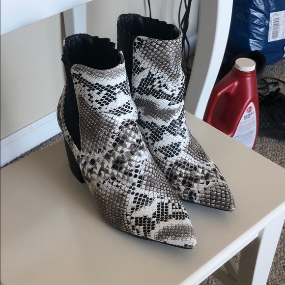 Snakeskin booties - Picture 8 of 8